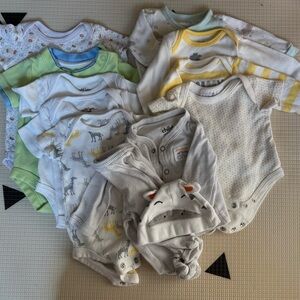 27 outfit lot of unisex newborn to 6 months baby clothing